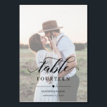 Elegante Script-Imitate Vellum Effect Foto Hochzei Tischnummer<br><div class="desc">Modernes und elegantes Design bedruckt Elegance Script Moderne Imitate Vellum Effect Foto Wedding Tischnummer, die mit Ihrem Text angepasst werden kann und fügen Sie jede Tischnummer Karte zu Ihrem Warenkorb, eins nach dem anderen. Bitte klicken Sie auf den Button "Anpassen" und verwenden Sie unser Design-Tool, um diese Vorlage zu ändern....</div>