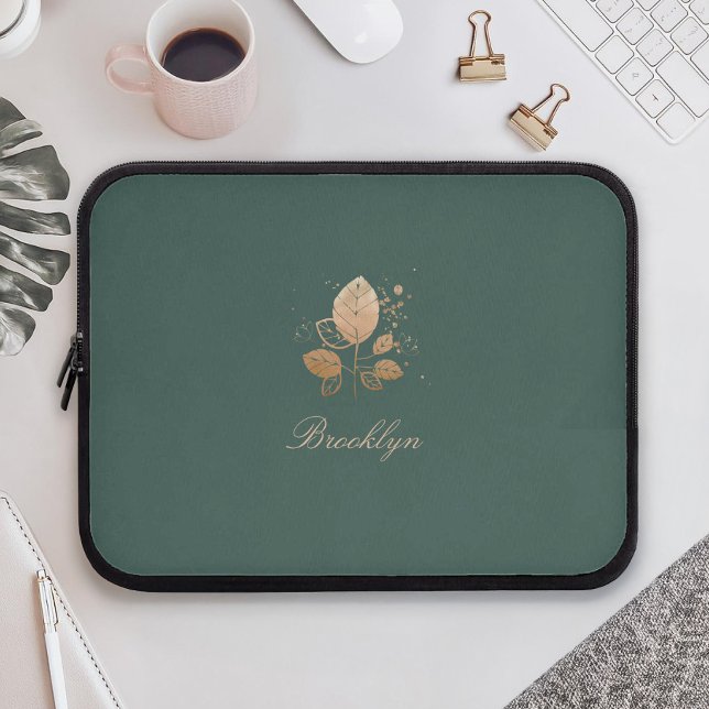 Elegante Script Individuelle Name Rose Gold Floral Laptopschutzhülle (Von Creator hochgeladen)