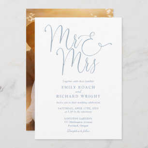 Elegante Script Mr. and Mrs. Foto Dusty Blue Weddi Einladung