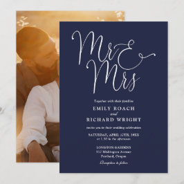 Elegante Script Mr. and Mrs. Foto Navy Blue Weddin Einladung