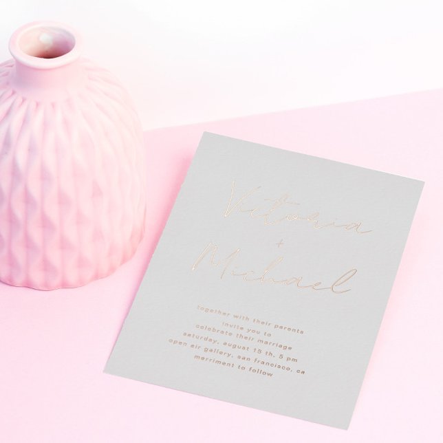 Elegante Script Typografy Foil Wedding Folieneinladung (Von Creator hochgeladen)