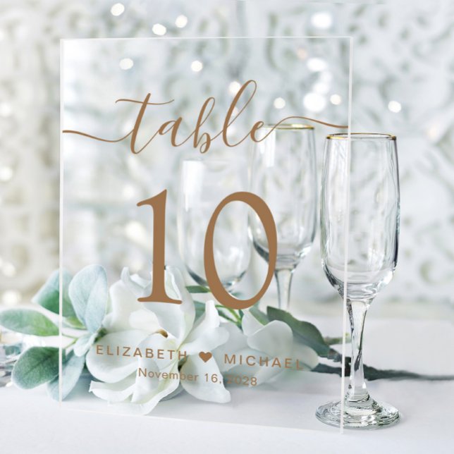 Elegante Script Wedding Gold Tischnummer Acrylschild (Von Creator hochgeladen)