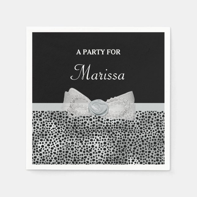 Elegante Silver Cheetah Print Frilly Bow mit Namen Serviette (Vorderseite)