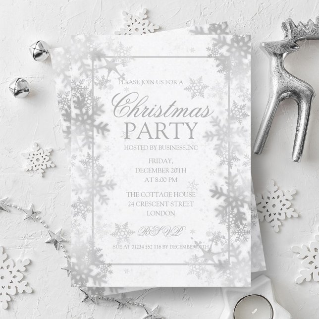 Elegante Silver Foil Snowflakes Party Einladung (Elegant Silver Foil Snowflakes Christmas Party Invitation)