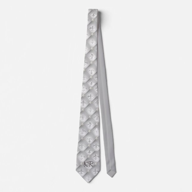 Elegante Silver Gray Lilie Pattern Initials Krawatte (Vorderseite)