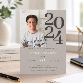 Elegante Simple Foto Script Graduation Party Einladung