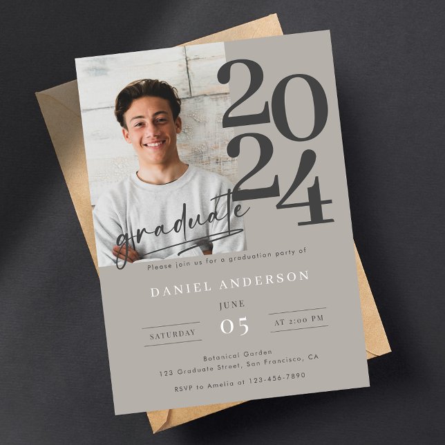 Elegante Simple Foto Script Graduation Party Einladung (Von Creator hochgeladen)