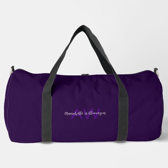 Elegante Skripttypinitialen und Name Deep Violet Duffle Bag (Vorderseite)