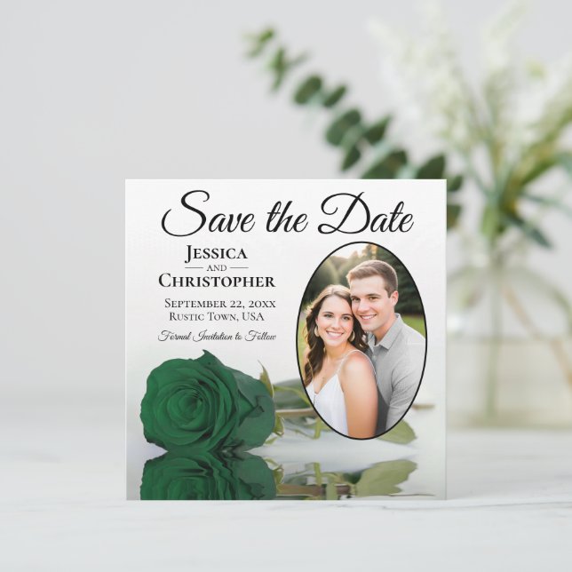 Elegante Smaragdgrüne Rose mit Oval Foto Hochzeit Save The Date (Stehend Vorderseite)