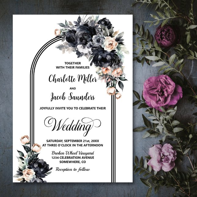 Elegante Smokey Black Floral Arch Wedding Einladung (Von Creator hochgeladen)