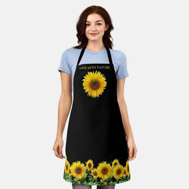Elegante Sonnenblumen auf schwarz Schürze (Getragen)