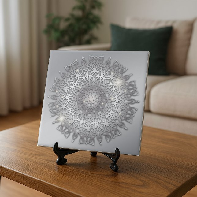 Elegante Sparky Glows Silver Metallic Mandala Fliese (Von Creator hochgeladen)