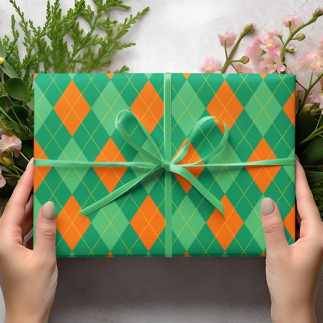 Elegante St Patrick's Day Green & Orange Raute Geschenkpapier (Cute St Patrick's Day Green & Orange Argyle Pattern. Modern Diamonds Pattern.)