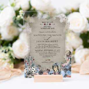 Elegante staubblaue Alice-im-Wunderland-Hochzeit Acryleinladungen