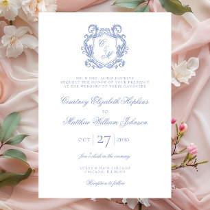 Elegante staubblaue Monogramm-Wappen-Hochzeit Einladung