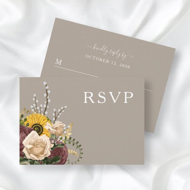 Elegante Taupe Bloral Wedding RSVP Karte (Von Creator hochgeladen)