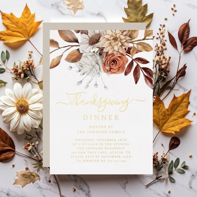 Elegante Taupe Fall Flora Erntedank Dinner Gold Folieneinladung (Elegant Taupe Fall Floral Thanksgiving Dinner Gold Foil Invitation)