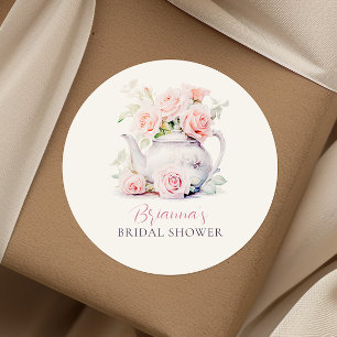 Elegante Teekanne und rosafarbene Rosen Brautparty Runder Aufkleber