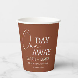 Elegante Terracotta Ein Tag vor der Probe Abendess Pappbecher