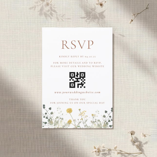 Elegante Terracotta Wildblume Hochzeit QR-Code UAW RSVP Karte (Von Creator hochgeladen)