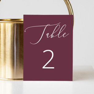 Elegante tiefburgunderrote Schrift Minimalistische Tischnummer