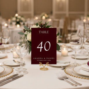 Elegante tiefe burgunderrote Hochzeitstisch Tischnummer
