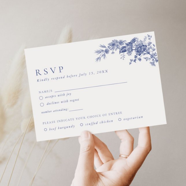Elegante Toile French Blue Floral RSVP Card Begleitkarte (Von Creator hochgeladen)