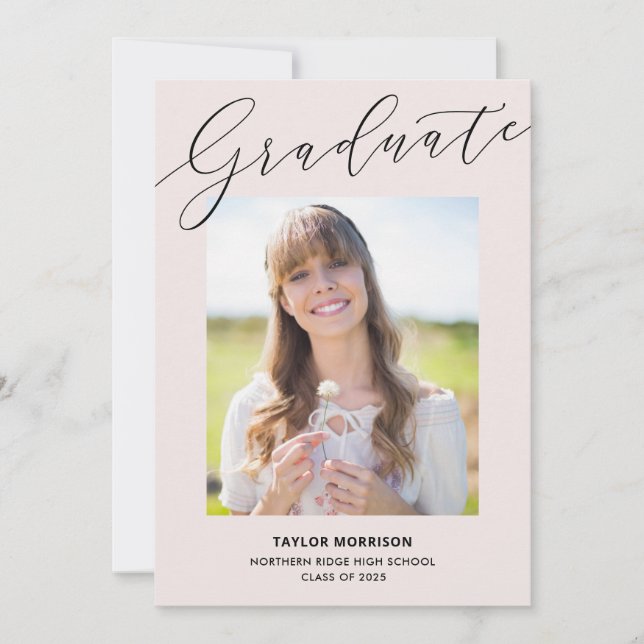 Elegante Typografie Pink & Black Graduation Party Einladung (Vorderseite)