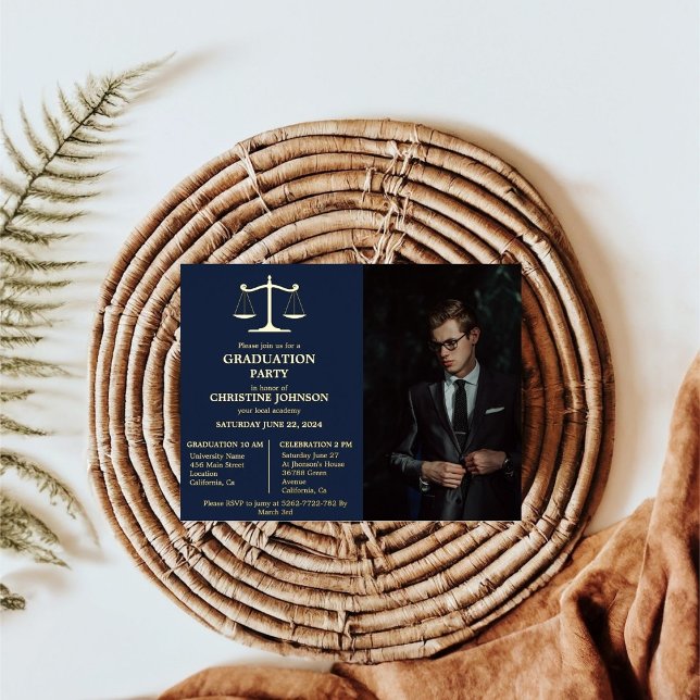 Elegante Typografy Law School Graduation Party Folieneinladung (Von Creator hochgeladen)