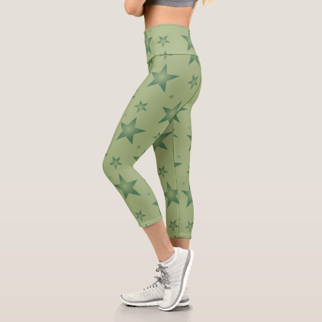 Elegante und stilvolle Olive Stars auf dem Sage Gr Capri Leggings (Links)