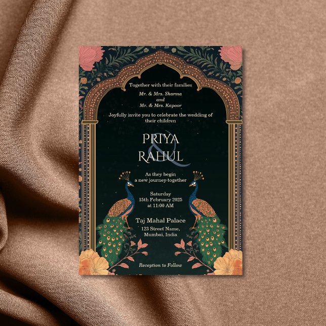 Elegante Vintage blumengeschüttelte Hochzeiten in  Einladung (indian wedding invitation with two peacocks)