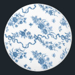 Elegante Vintage, gravierte blaue Rose und Ribbons Keramikknauf<br><div class="desc">Elegant und romantisch blau eingeprägte Vintage Rose,  Blume,  Weinberge,  Blätter und Schmetterlinge mit Bändern und Bögen verwoben auf einem weißen Hintergrund.</div>