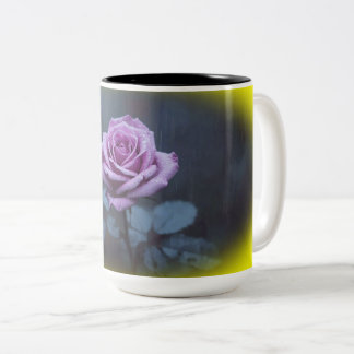 Elegante Violette Rose im Regen Becher Zweifarbige Tasse
