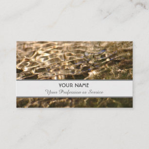 Elegante Visitenkarte in klarem, fließendem Design