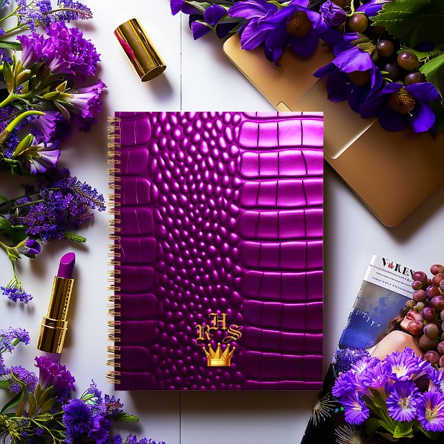 Elegante Vivid Lila Imitate Crocodile Mit Monogram Notizbuch (Glossy Faux Purple Croc Notebook /Glossy Soft Cover or Matte Hard Cover )