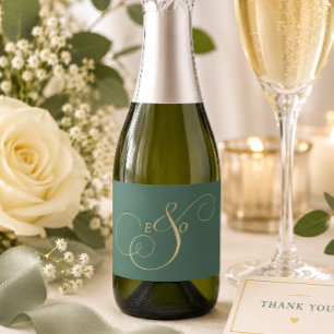 Elegante Wald-Hochzeit in Smaragdgrün und Gold mit