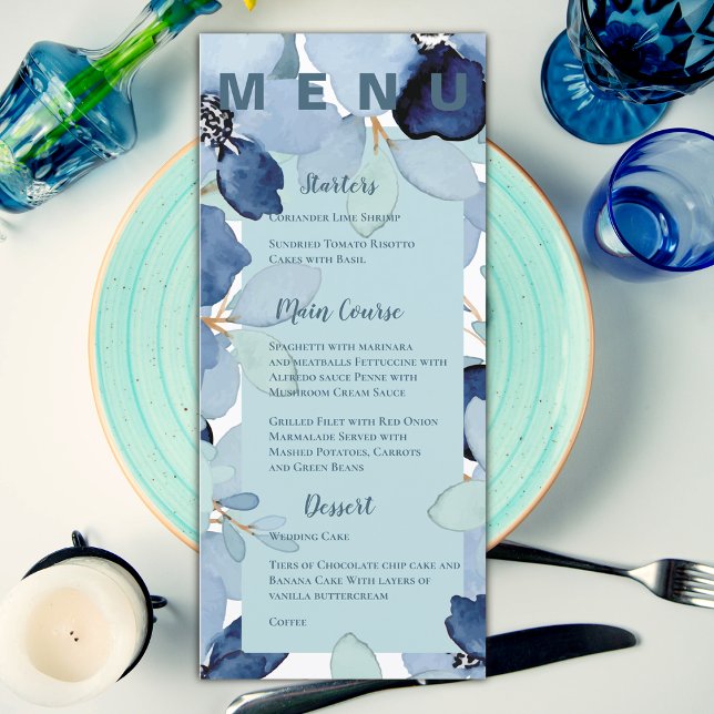 Elegante Watercolor Blue Floral Wedding Party Menükarte (Pretty Watercolor Blue Floral Wedding Party Menu)
