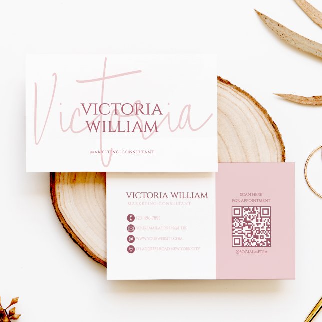 Elegante, weiche, blassrosa Schrift-QR-Code-Visite Visitenkarte (Von Creator hochgeladen)