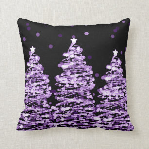 Elegante WeihnachtenBokeh Bäume lila Kissen
