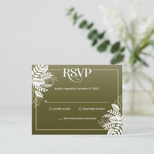 Elegante, weiße Blätter, Olive Green RSVP Karte (Stehend Vorderseite)