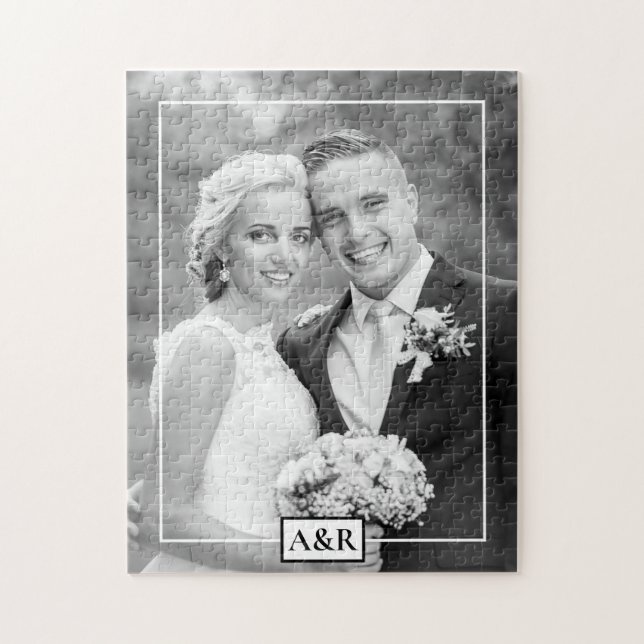 Elegante weiße, dünne Grenze und Initialen Hochzei Puzzle (Vertikal)