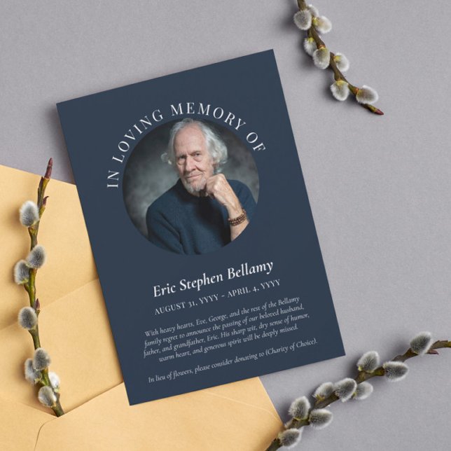 Elegante Weiße Marine in der Ankündigung des Gedäc (Von Creator hochgeladen)