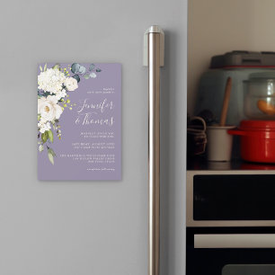 Elegante Weiße Rosen und Hydrangeas auf Lavendel Magnetkarte