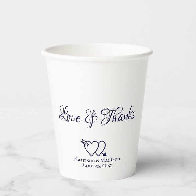Elegante, weiße Skriptherzen Hochzeit Pappbecher (Vorderseite)