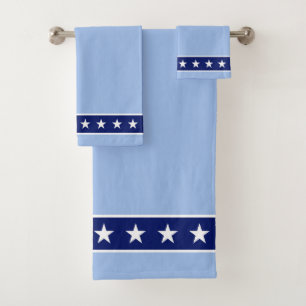 Elegante weiße Sterne auf Hellblau Badhandtuch Set