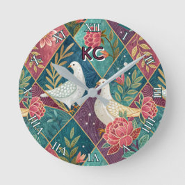 Elegante weiße Tauben Rosa Blütenfarben und geomet Runde Wanduhr