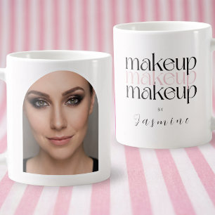 Elegante weiße Visagistin Süßes Foto Kaffeetasse