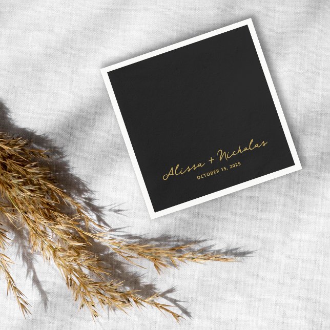 Elegante Whimsical Black and Gold Script Wedding Serviette (Von Creator hochgeladen)