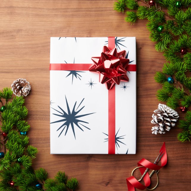 Elegante White Christmas Blue Stars Geschenkpapier (Feiertagsgeschenk)