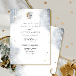 Elegante White Gold Silver Celestial Starry Weddin Einladung<br><div class="desc">Freuen Sie sich auf diese elegante Wasserfarben-Hochzeitseinladung mit einem erlesenen Aquarellhimmel mit Sternen und Mond und farbenfrohen kleinen Hängeleuchten in einer wunderschönen Mischung aus Gold, Silber, Weiß und einer Touch blauer Farbtöne. Delikates Aquarellmond-Monogramm oben mit Paarinitialen. Sterne und Monddetails in Imitaten Goldfolie. Moderne handgeschriebene Kalligrafieelemente. Fähigkeit, "zusammen mit ihren Eltern"...</div>